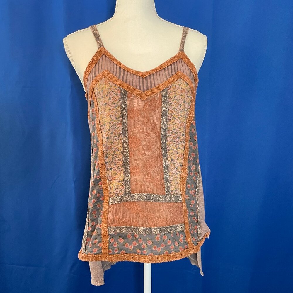 Gimmicks EUC mixed media boho lace floral patchwork tie back tank size S
